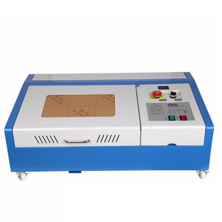 Macchina per incisione laser CO2 3020B per lavorazione del legno e della pelle, spina UE Macchina per incisione laser CO2 3020B per lavorazione del legno e della pelle, spina UE